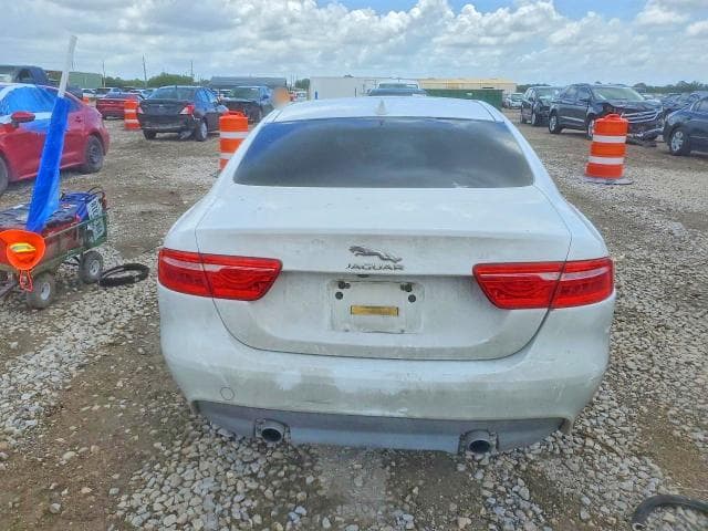 2017 JAGUAR XE 6
