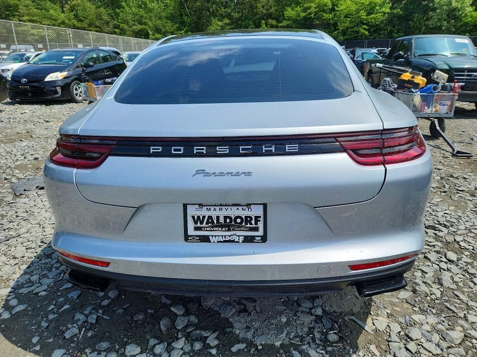 2018 PORSCHE PANAMERA 4 6