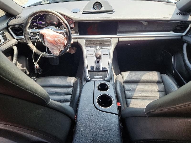 2018 PORSCHE PANAMERA 4 8