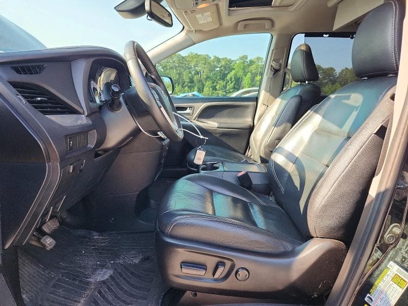 2018 TOYOTA SIENNA SE PREMIUM 8-PASSENGER SE PREMIUM 8-PASSENGER 7