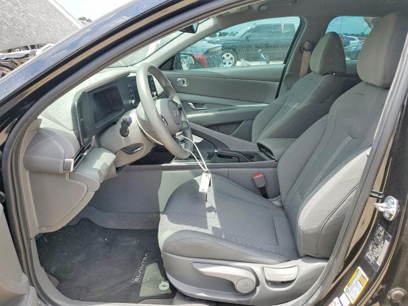 2025 HYUNDAI ELANTRA SE 7