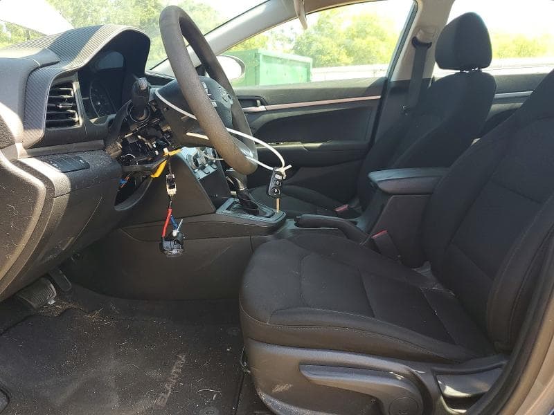 2019 HYUNDAI ELANTRA SE 7