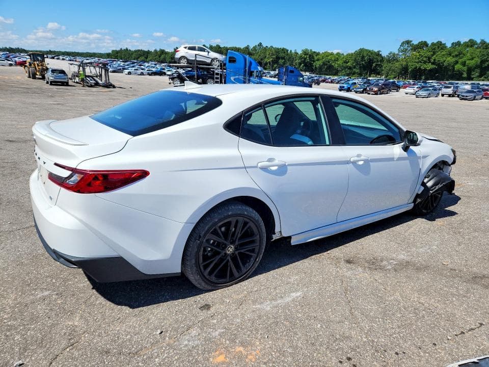 2025 TOYOTA CAMRY SE SE 3