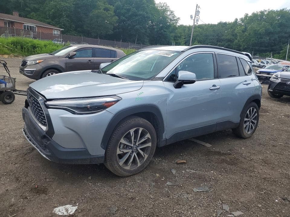 2023 TOYOTA COROLLA CROSS XLE - 1