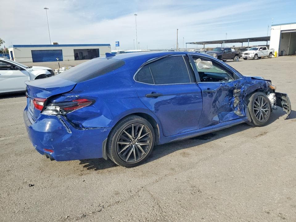 2024 TOYOTA CAMRY SE SE 3