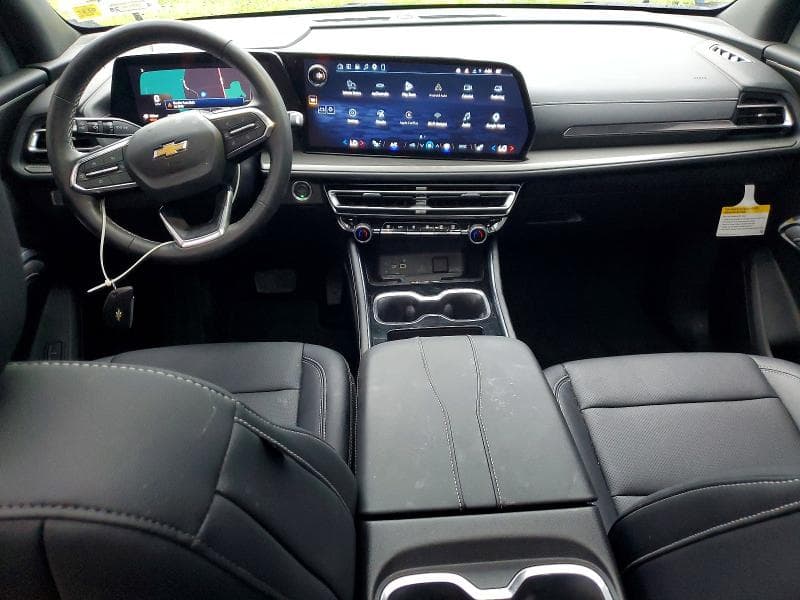 2026 CHEVROLET TRAVERSE LT 8