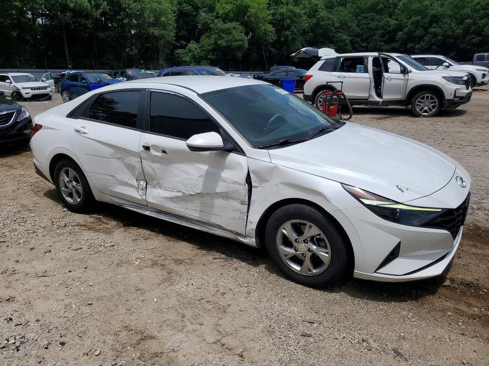 2021 HYUNDAI ELANTRA SE 4