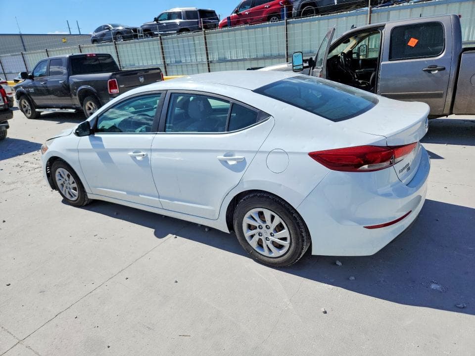 2018 HYUNDAI ELANTRA SE 2
