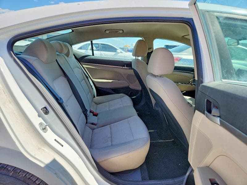 2018 HYUNDAI ELANTRA SE 10