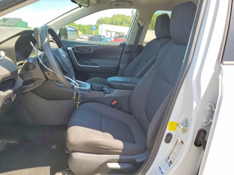 2019 TOYOTA RAV4 LE LE 7