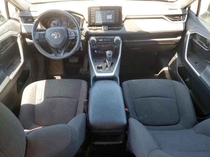 2019 TOYOTA RAV4 LE LE 8