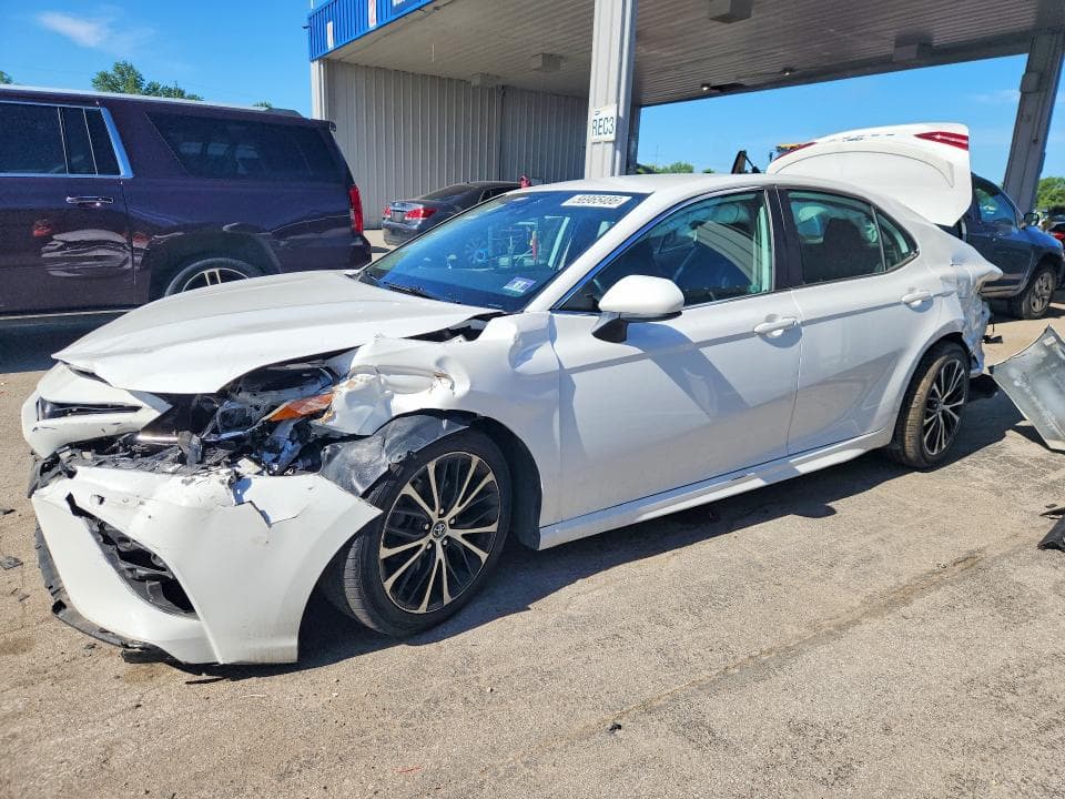 2019 TOYOTA CAMRY SE - 1