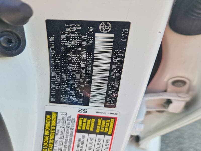 2019 TOYOTA CAMRY SE 13