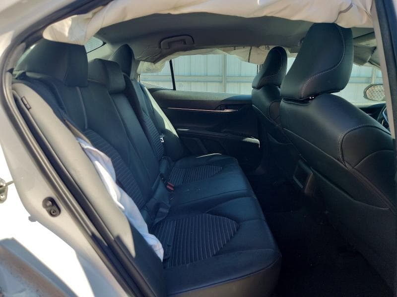 2019 TOYOTA CAMRY SE 10