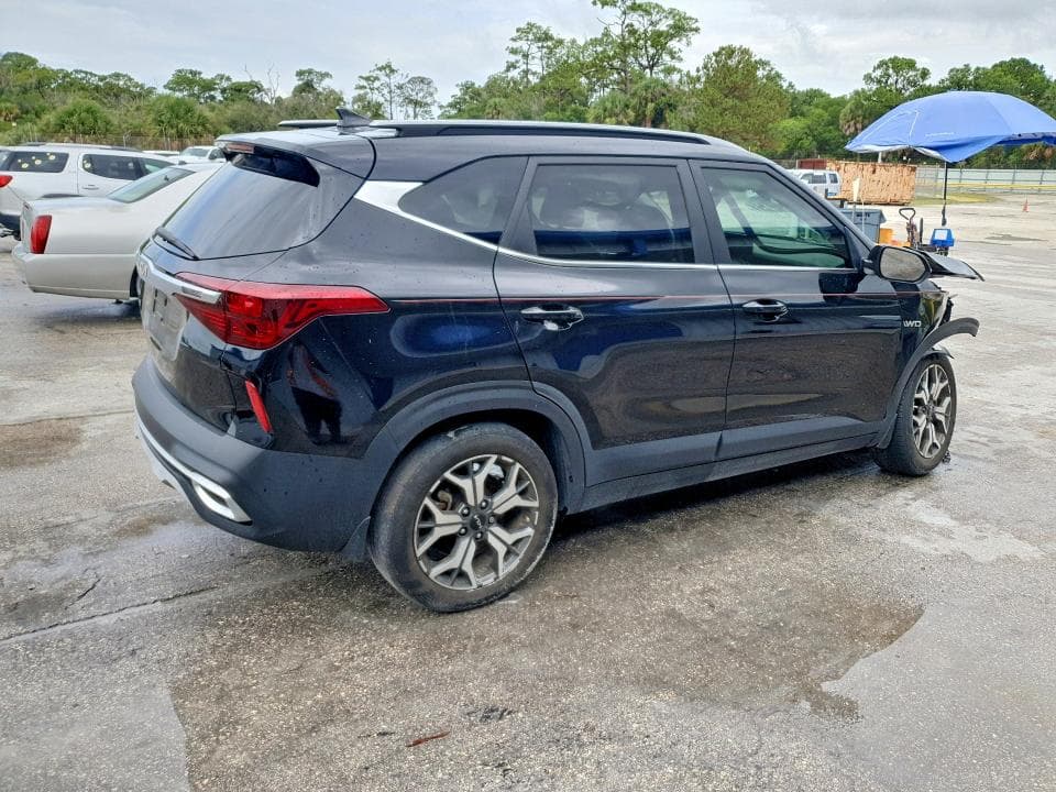 2023 KIA SELTOS EX 3