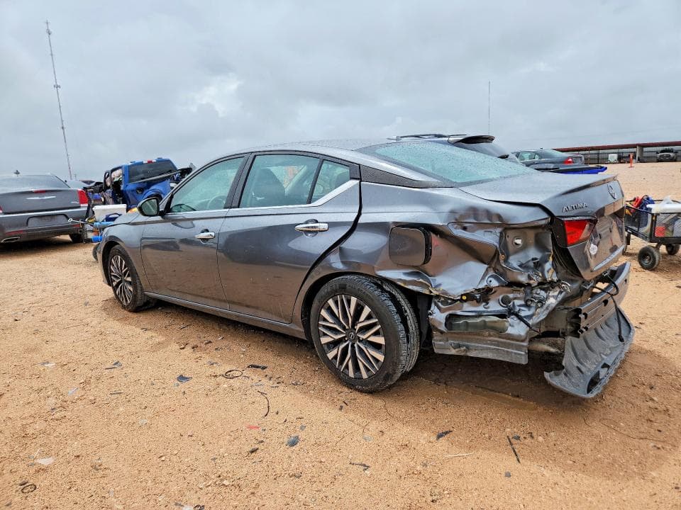 2024 NISSAN ALTIMA SV 2