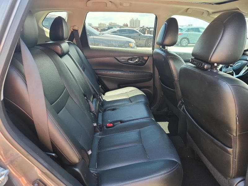 2017 NISSAN ROGUE SL 11