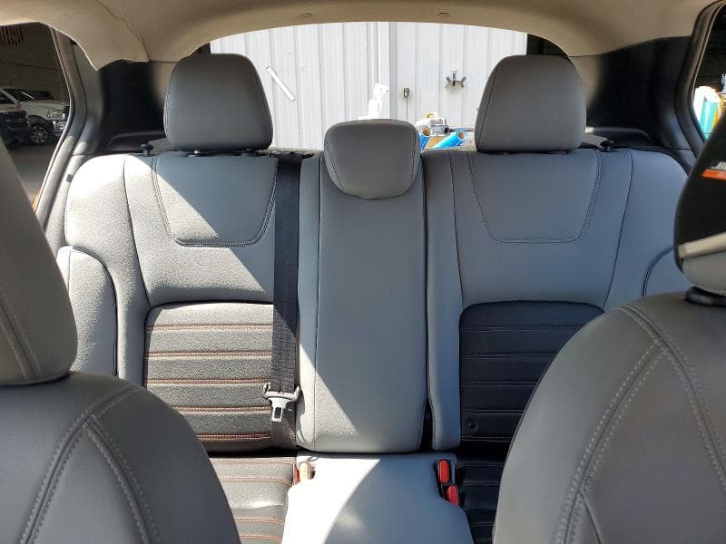2022 NISSAN KICKS SR 10