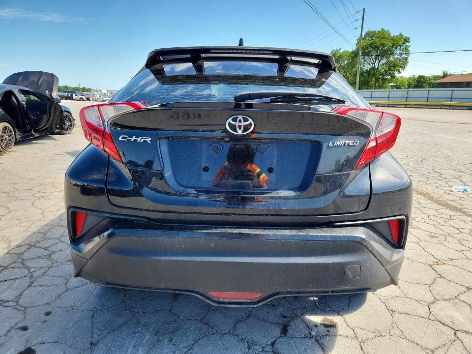 2019 TOYOTA C-HR LIMITED 6