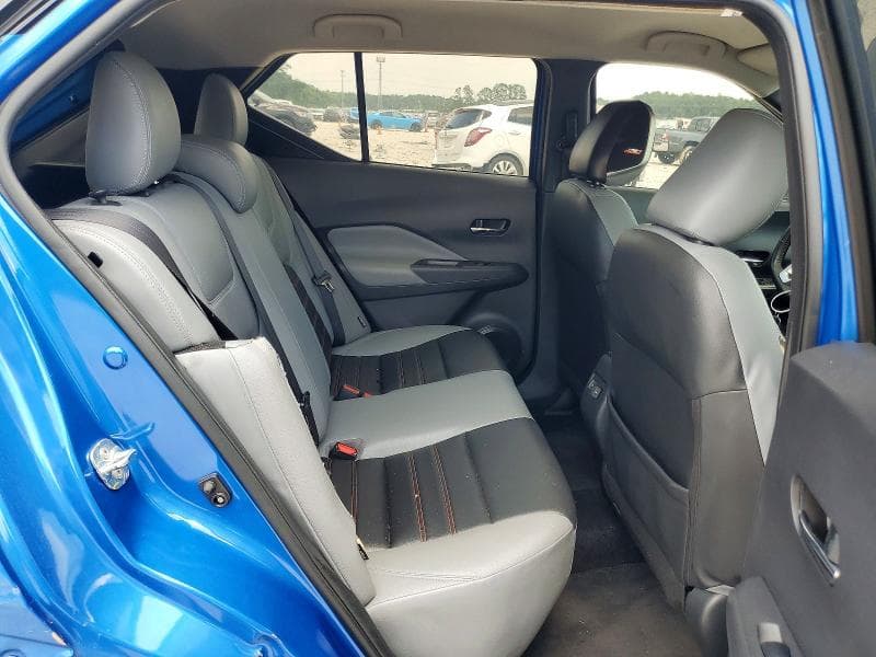 2021 NISSAN KICKS SR 11