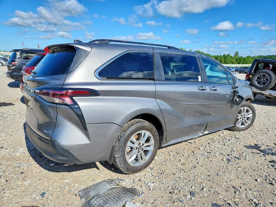2026 TOYOTA SIENNA XLE 7-PASSENGER XLE 7-PASSENGER 3