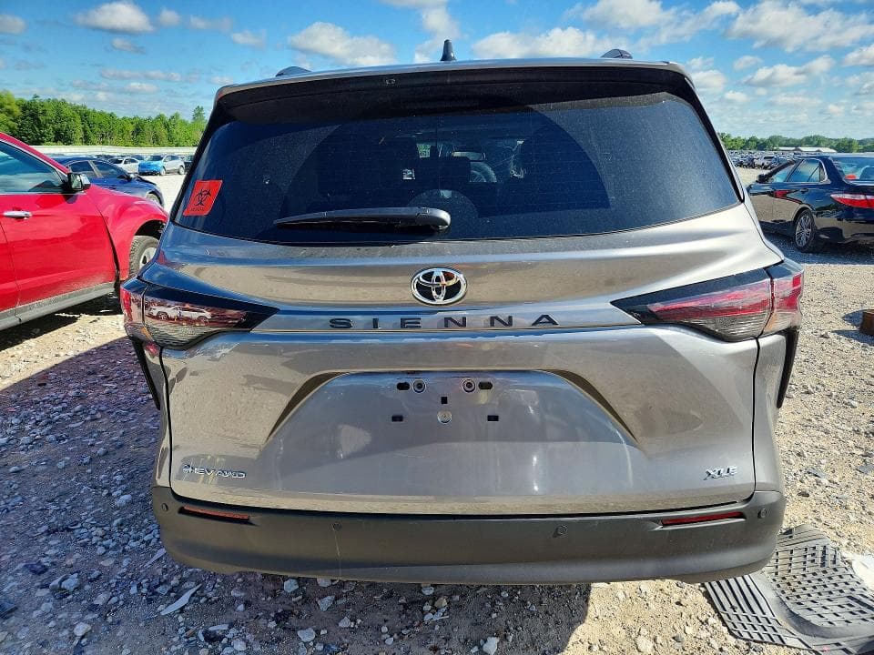 2026 TOYOTA SIENNA XLE 7-PASSENGER XLE 7-PASSENGER 6