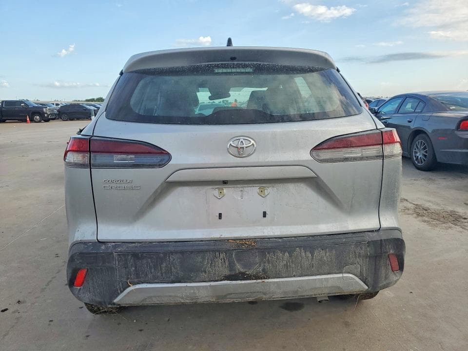 2026 TOYOTA COROLLA CROSS L 6