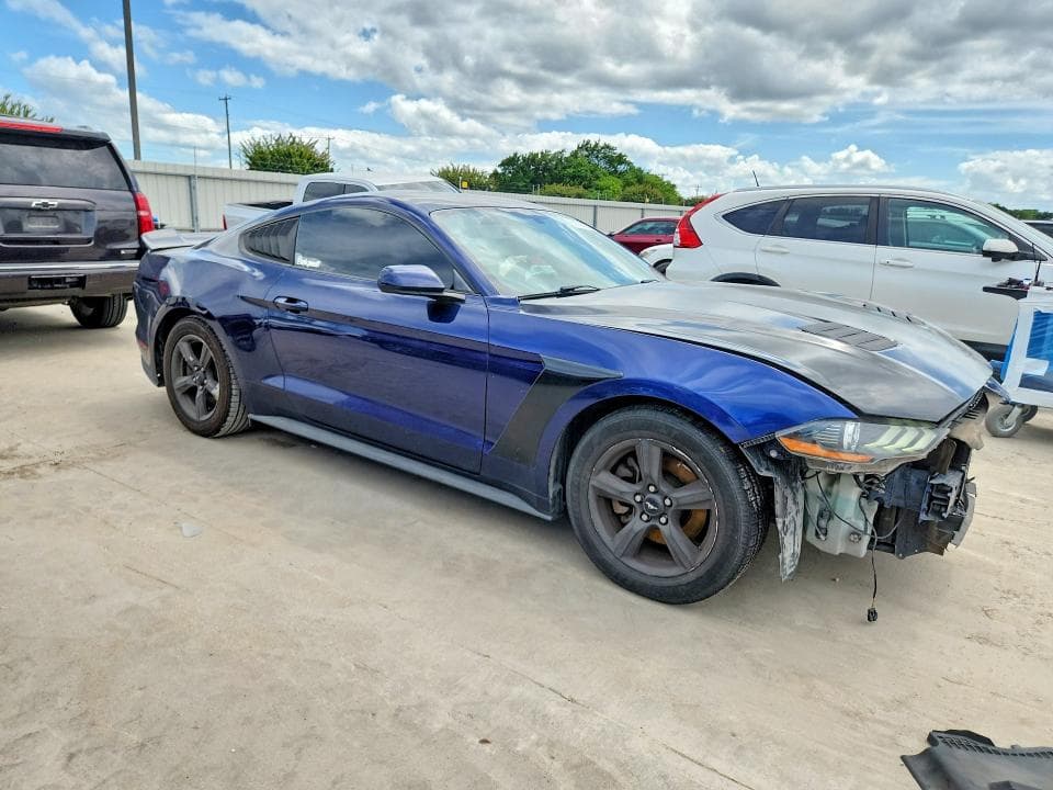 2019 FORD MUSTANG 4