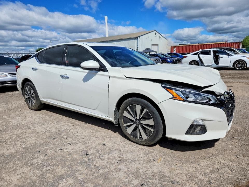 2019 NISSAN ALTIMA SV 4