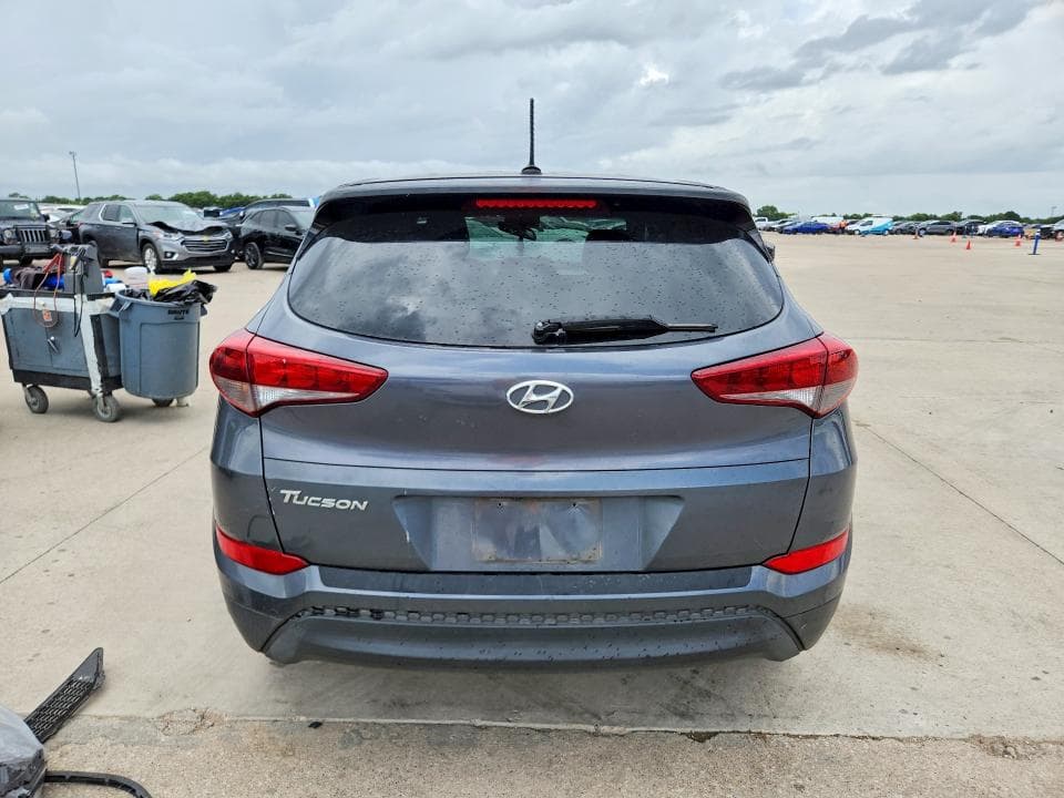 2017 HYUNDAI TUCSON SE 6