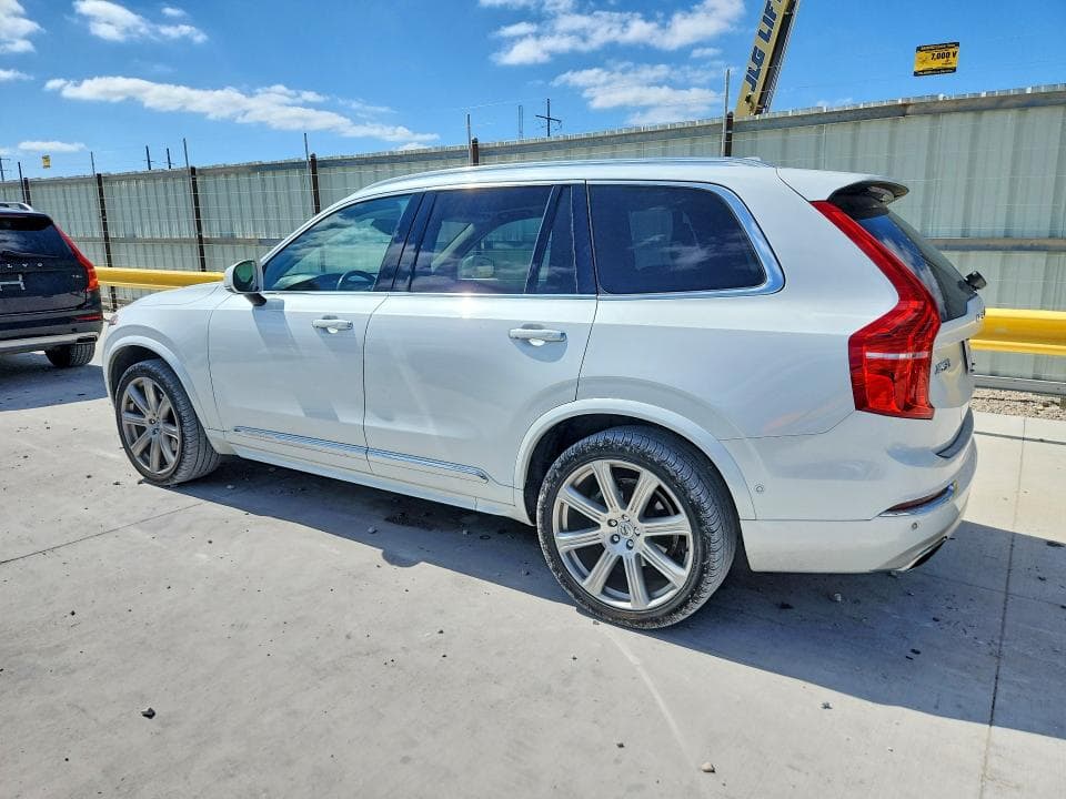 2017 VOLVO XC90 T6 2