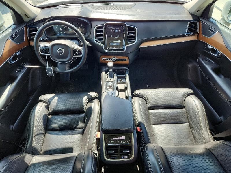 2017 VOLVO XC90 T6 8