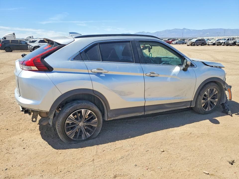 2022 MITSUBISHI ECLIPSE CROSS SE 3