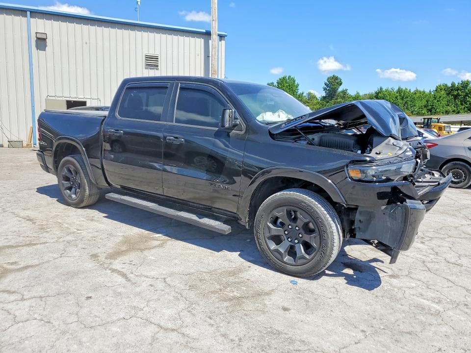 2025 RAM 1500 BIG HORN 4
