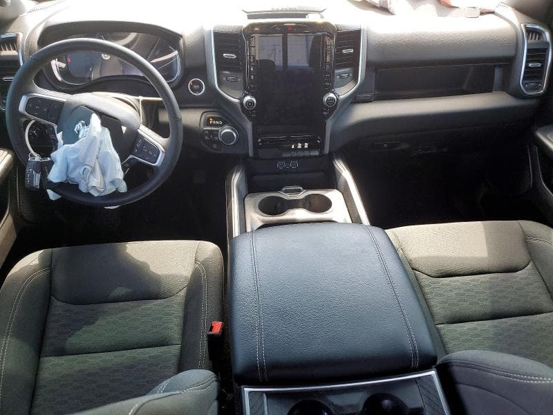 2025 RAM 1500 BIG HORN 8