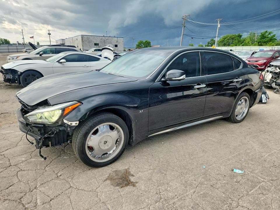 2016 INFINITI Q70L 3.7