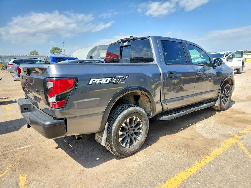 2024 NISSAN TITAN PRO-4X 3