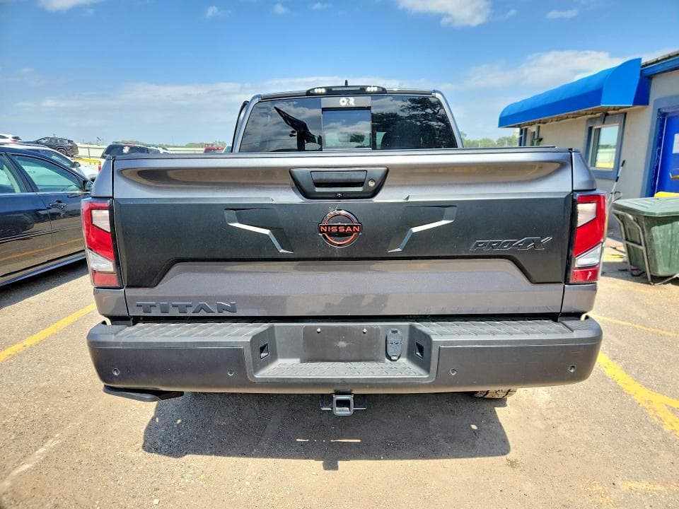 2024 NISSAN TITAN PRO-4X 6