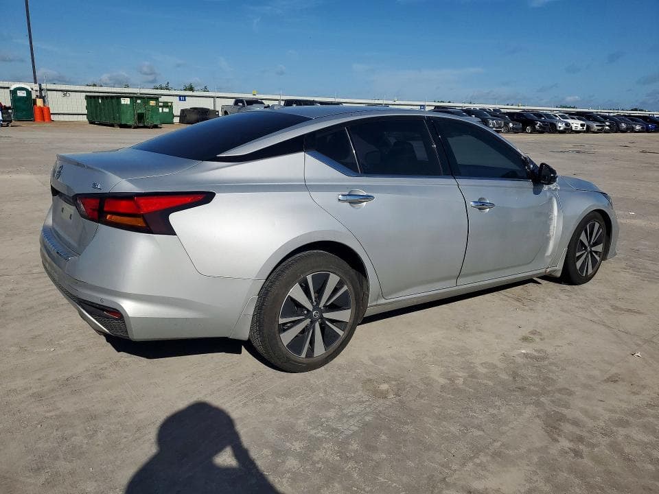 2022 NISSAN ALTIMA SL 3