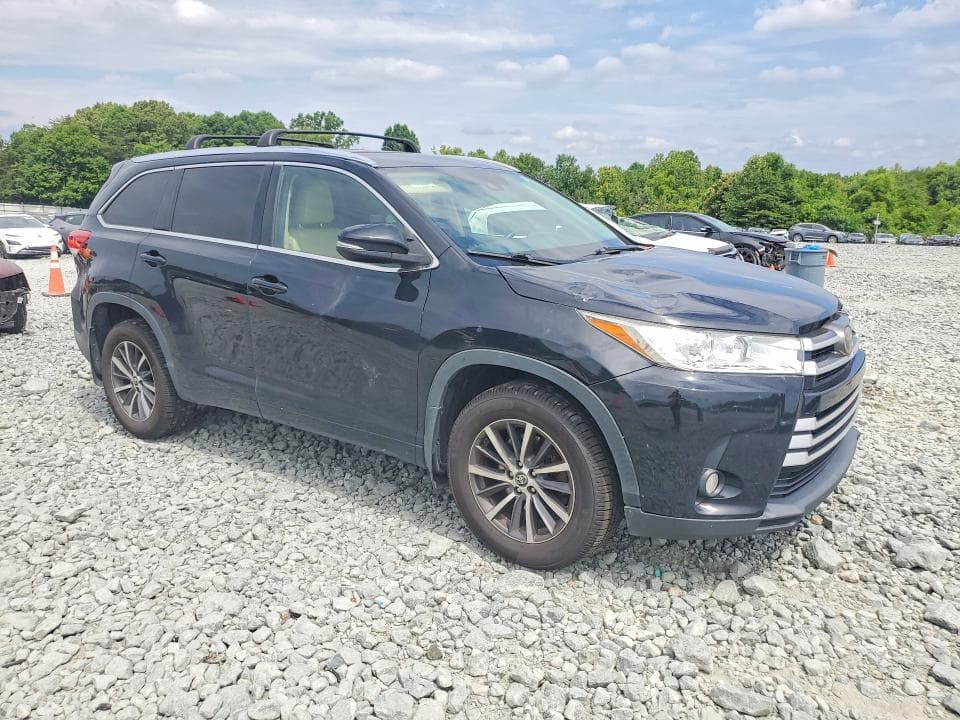 2017 TOYOTA HIGHLANDER XLE XLE 4
