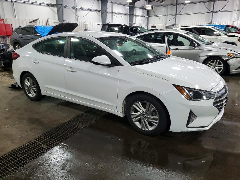 2020 HYUNDAI ELANTRA SEL 4