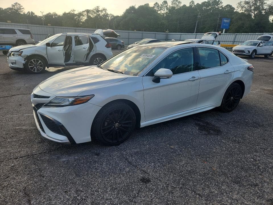 2022 TOYOTA CAMRY XSE - 1