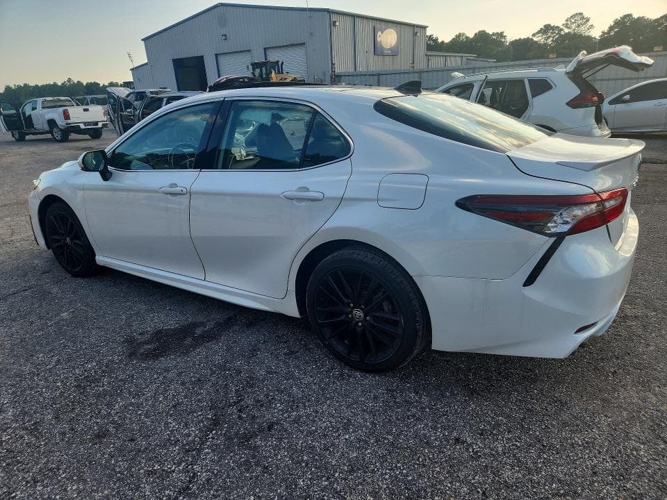 2022 TOYOTA CAMRY XSE 2