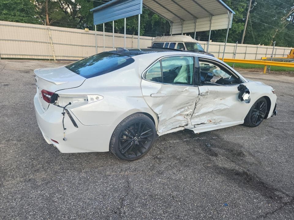 2022 TOYOTA CAMRY XSE 3