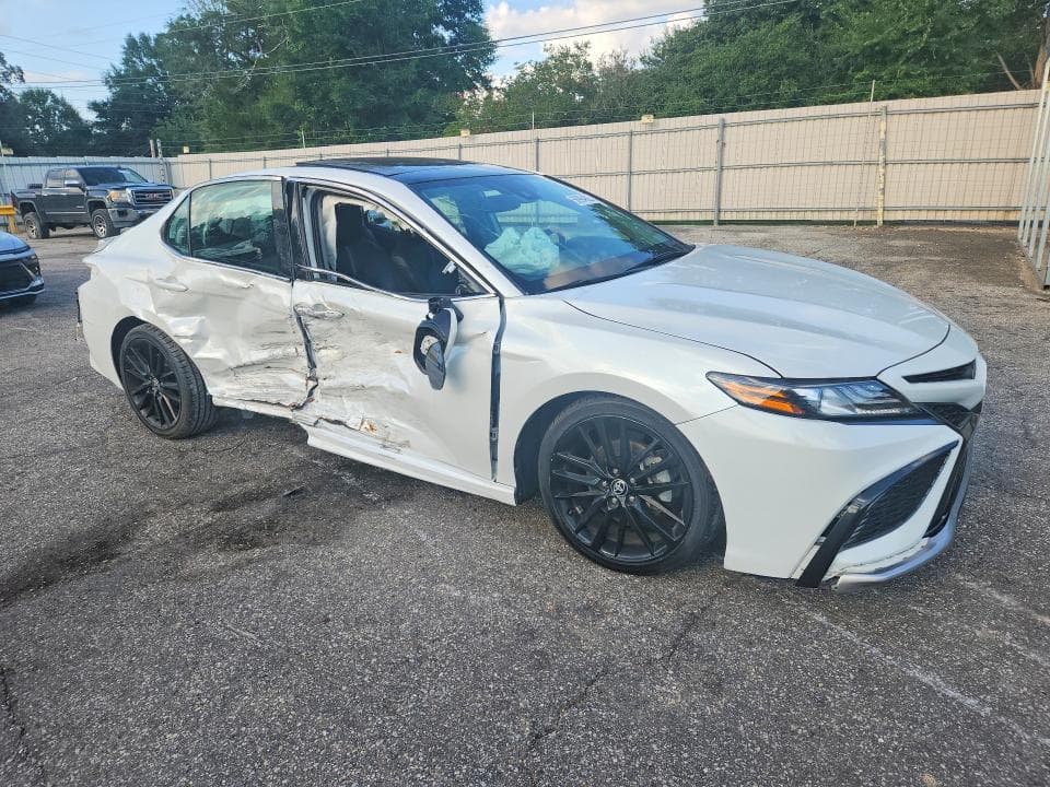 2022 TOYOTA CAMRY XSE 4