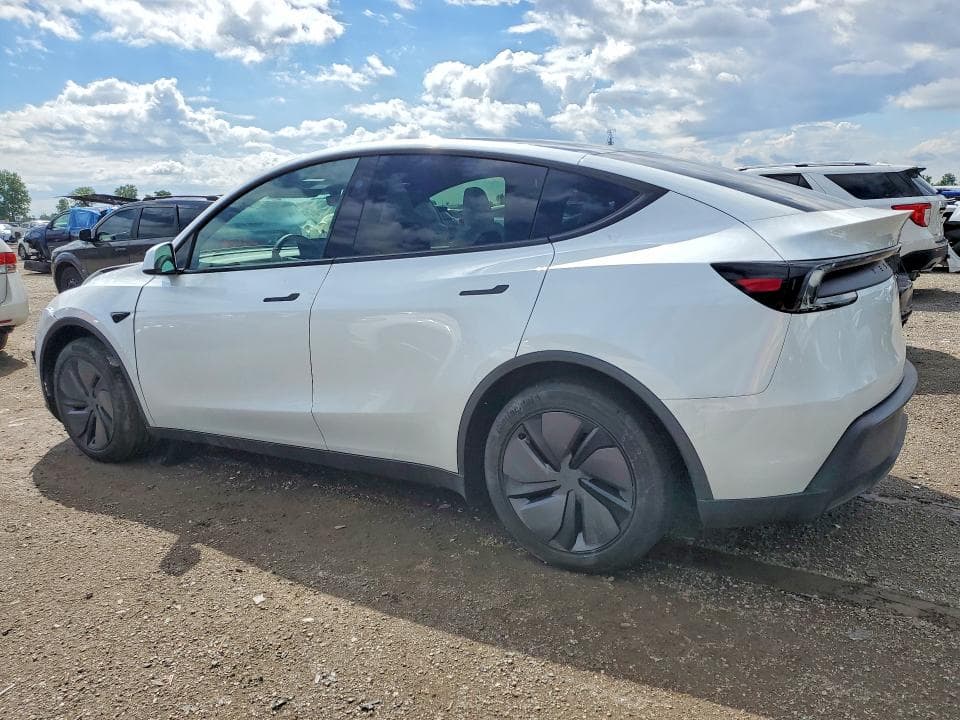 2026 TESLA MODEL Y 2