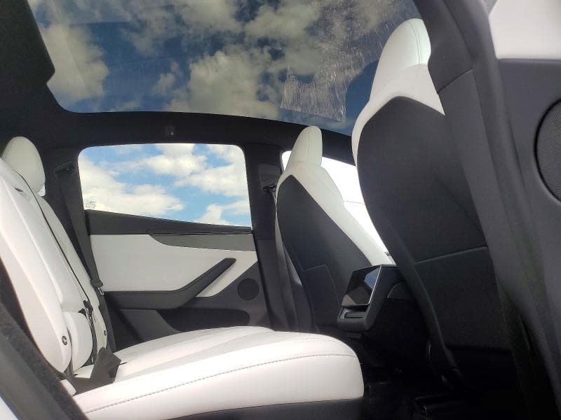 2026 TESLA MODEL Y 11