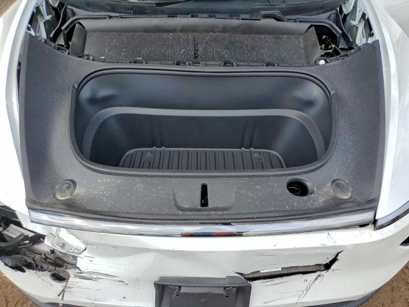 2026 TESLA MODEL Y 12