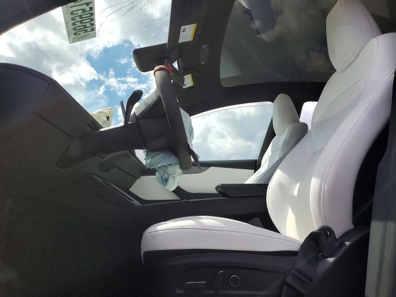 2026 TESLA MODEL Y 7