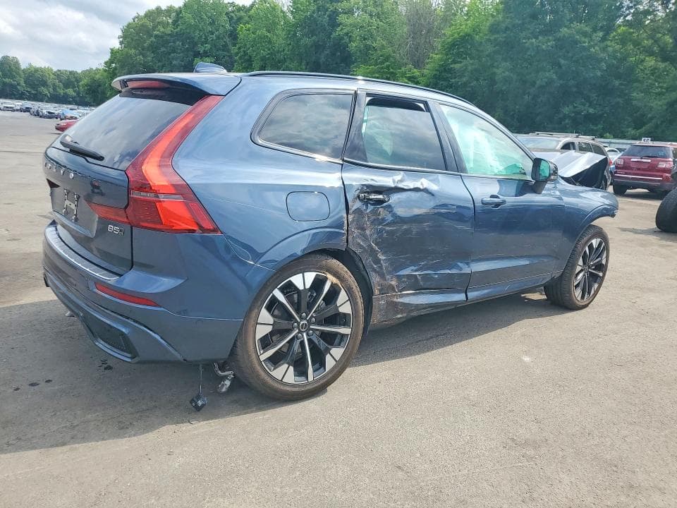 2026 VOLVO XC60 PLUS 3